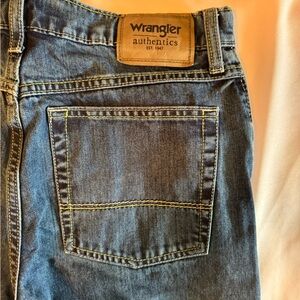 Wrangler Men's Blue Straight Jeans